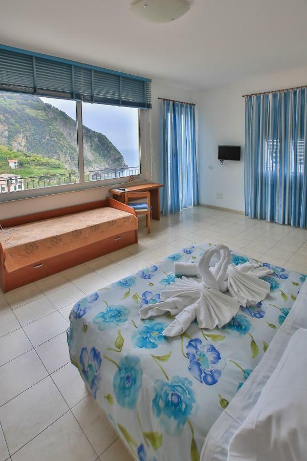 Quadruple Room with Sea View